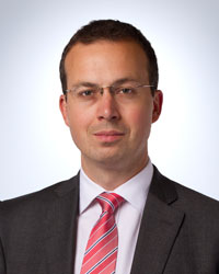 Alex_Dustan_Lee_Headshot_200